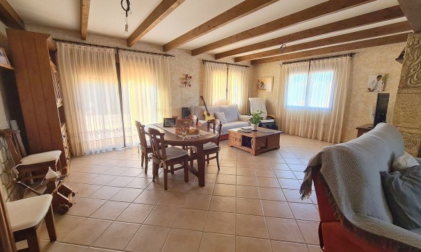 Återförsäljning - Fristående villa -
Pinoso