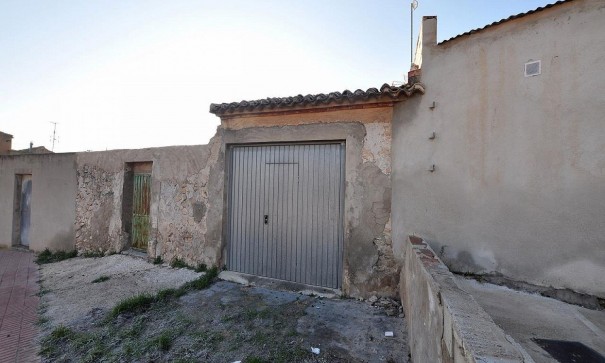 Sprzedaż - Projekt renowacji -
Salinas