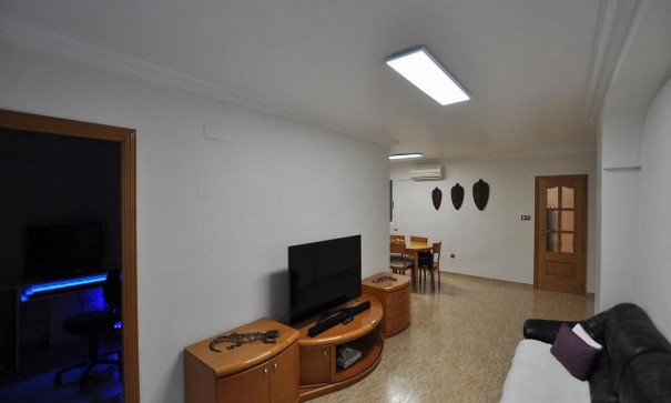 Videresalg - Kommerciel -
Villena