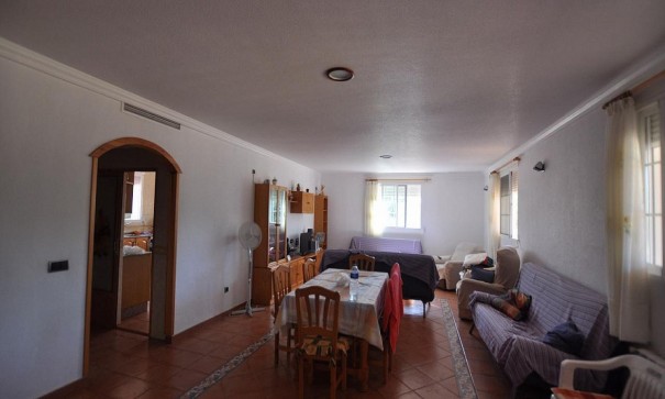 Återförsäljning - Fristående villa -
SAX