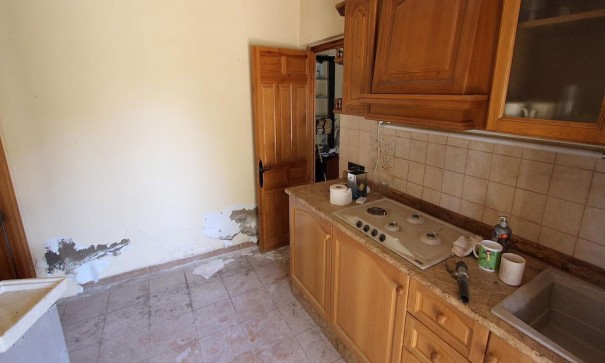 Återförsäljning - Fristående villa -
Petrer