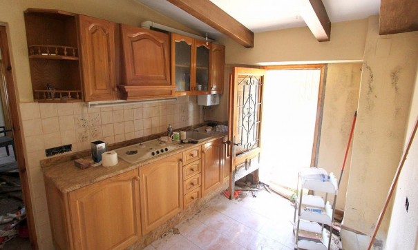 Återförsäljning - Fristående villa -
Petrer