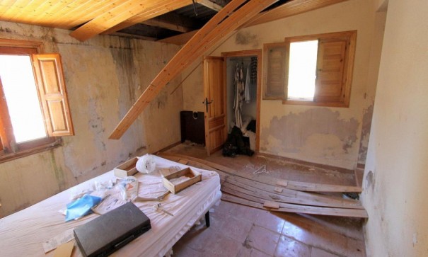 Återförsäljning - Fristående villa -
Petrer