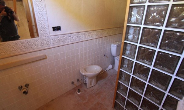 Återförsäljning - Fristående villa -
Petrer