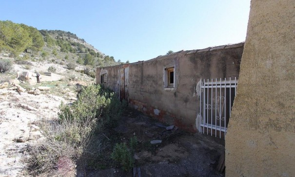 Återförsäljning - Fristående villa -
Petrer