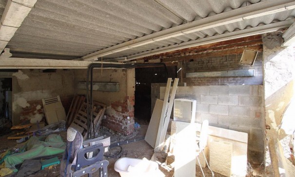 Återförsäljning - Fristående villa -
Petrer