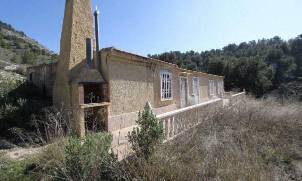 Återförsäljning - Fristående villa -
Petrer