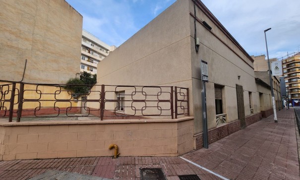 Revente - Maison de ville -
Monóvar