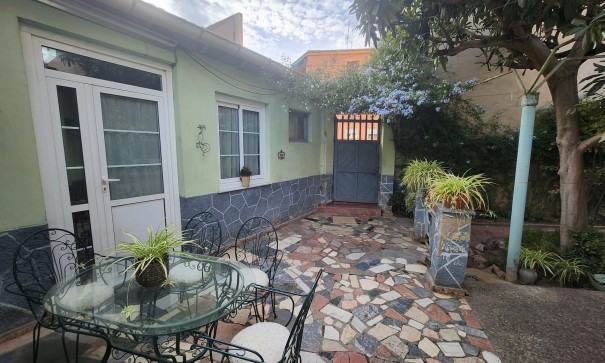 Revente - Maison de ville -
Monóvar