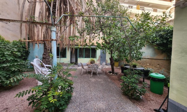 Revente - Maison de ville -
Monóvar