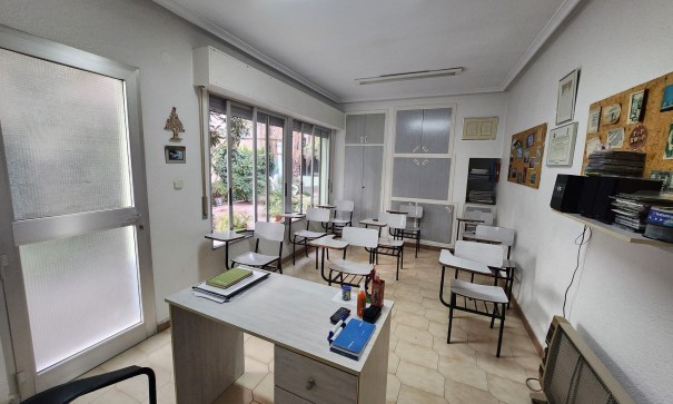 Revente - Maison de ville -
Monóvar