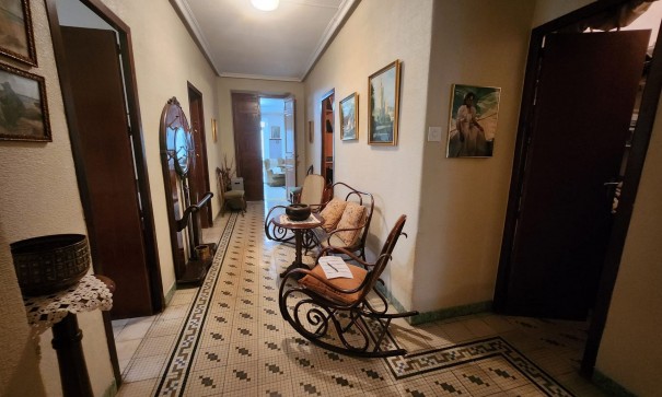 Revente - Maison de ville -
Monóvar