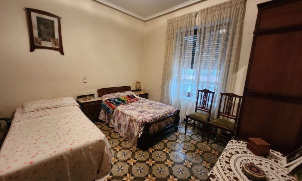 Revente - Maison de ville -
Monóvar