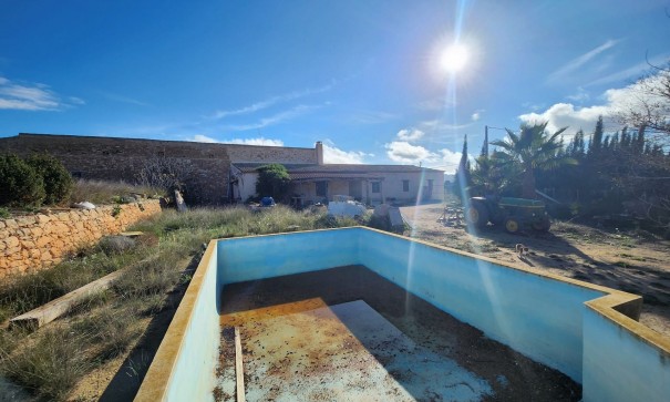 Videresalg - Finca landejendom -
Pinoso