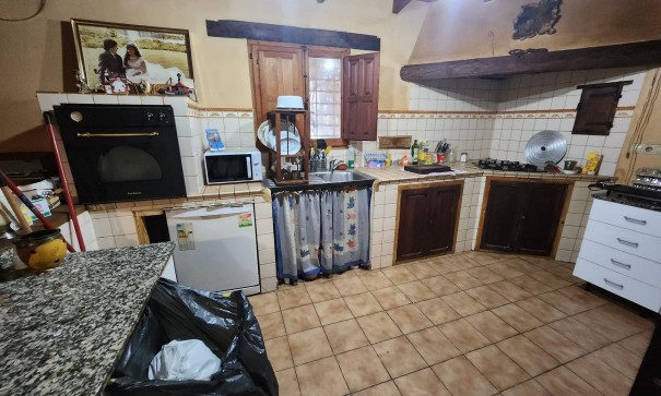 Videresalg - Finca landejendom -
Pinoso