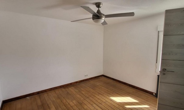 Sprzedaż - Finca nieruchomość wiejska -
Raspay