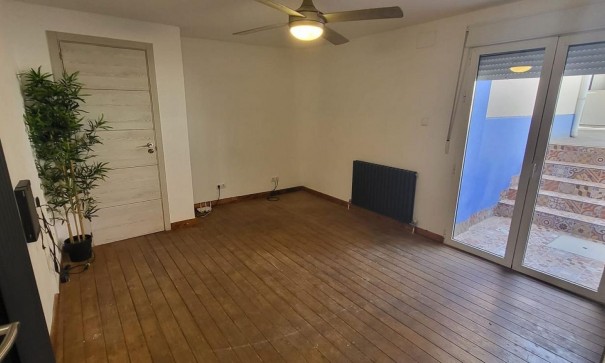 Sprzedaż - Finca nieruchomość wiejska -
Raspay