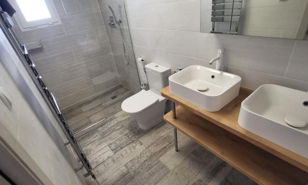 Sprzedaż - Finca nieruchomość wiejska -
Raspay