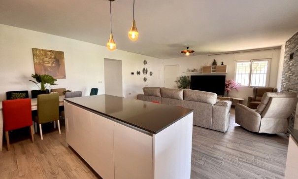 Videresalg - Finca landejendom -
Alcantarilla