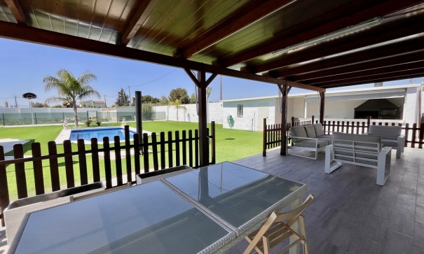 Videresalg - Finca landejendom -
Alcantarilla