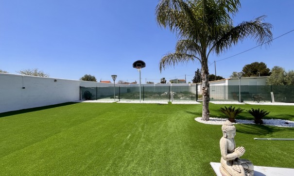 Videresalg - Finca landejendom -
Alcantarilla