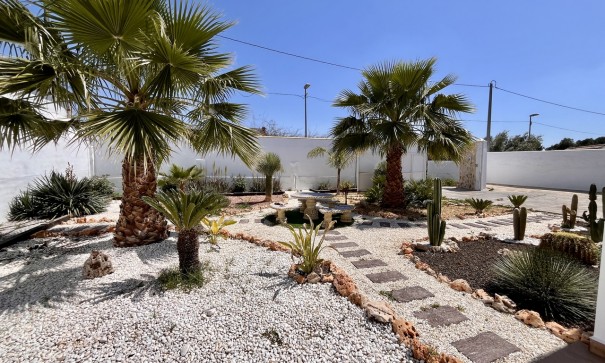 Videresalg - Finca landejendom -
Alcantarilla