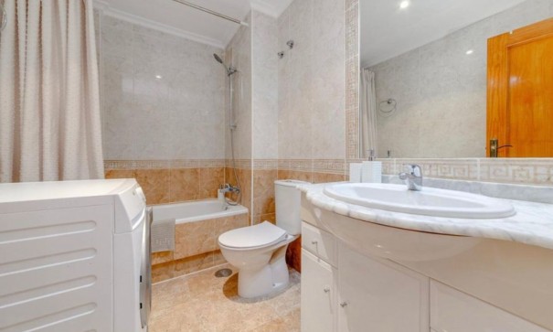 Revente - Appartement -
Cabo Roig