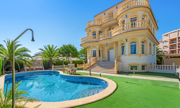 Sale - Detached Villa -
Orihuela Costa - Playa Flamenca