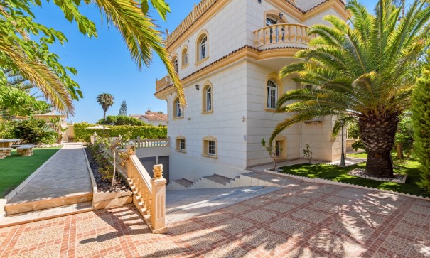 Sale - Detached Villa -
Orihuela Costa - Playa Flamenca