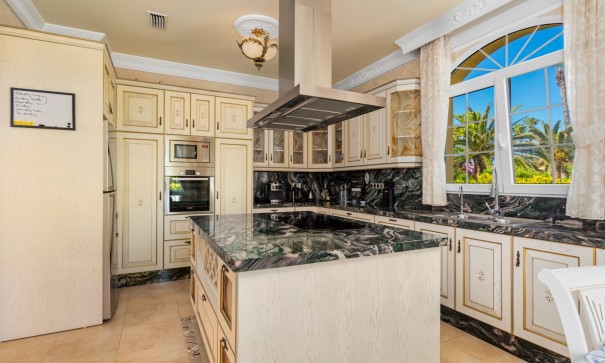 Sale - Detached Villa -
Orihuela Costa - Playa Flamenca