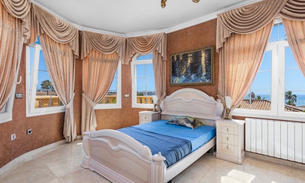 Sale - Detached Villa -
Orihuela Costa - Playa Flamenca