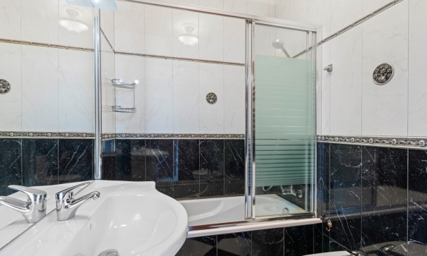 Sale - Detached Villa -
Orihuela Costa - Playa Flamenca