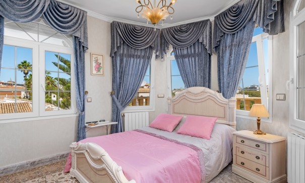 Sale - Detached Villa -
Orihuela Costa - Playa Flamenca