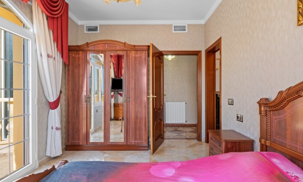 Sale - Detached Villa -
Orihuela Costa - Playa Flamenca