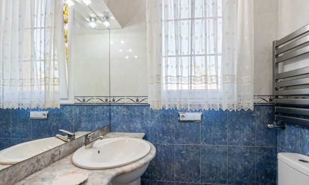 Sale - Detached Villa -
Orihuela Costa - Playa Flamenca