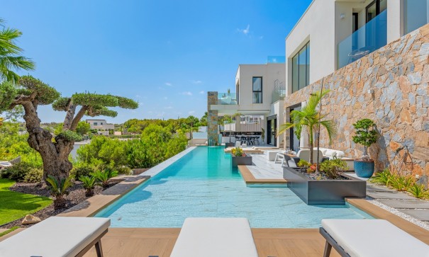 Herverkoop - Vrijstaande Villa -
Orihuela - Las Colinas Golf