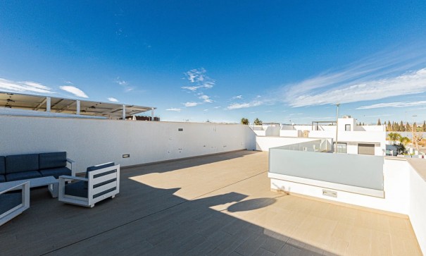 Venta - Chalet Independiente -
Pilar de la Horadada