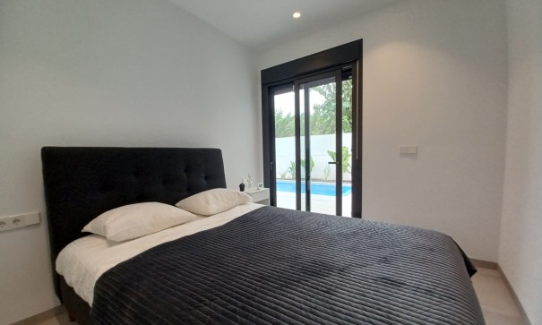 Venta - Chalet Independiente -
Pilar de la Horadada