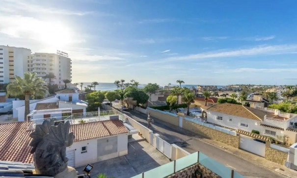 Sale - Detached Villa -
Orihuela Costa - La Zenia