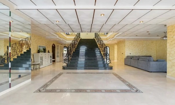 Sale - Detached Villa -
Orihuela Costa - La Zenia