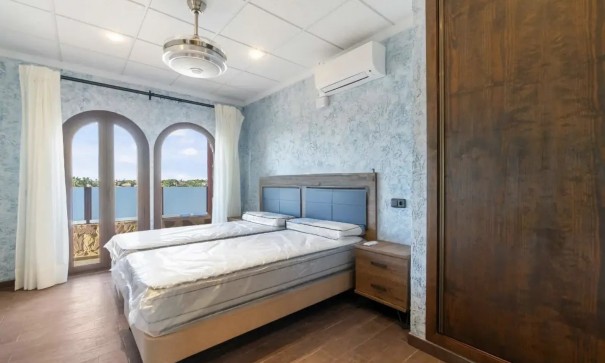 Sale - Detached Villa -
Orihuela Costa - La Zenia