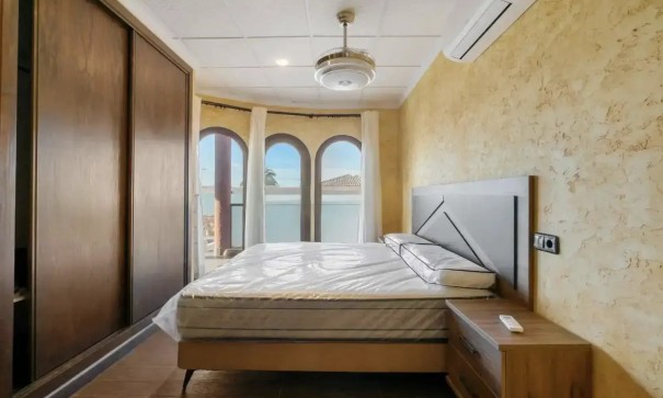 Sale - Detached Villa -
Orihuela Costa - La Zenia