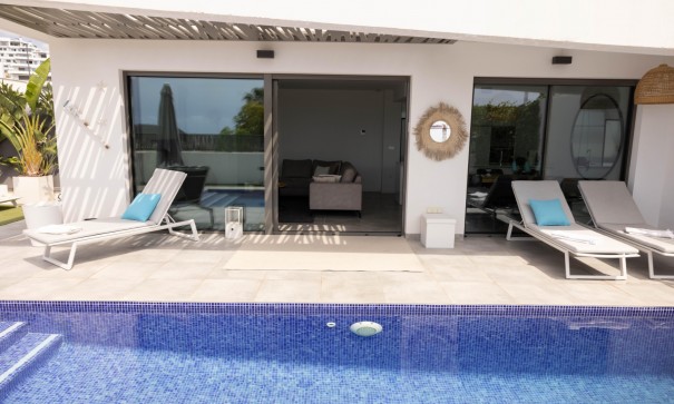 Sale - Detached Villa -
Finestrat - Urbanizaciones