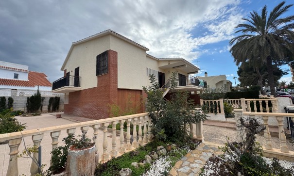 Herverkoop - Vrijstaande Villa -
Orihuela Costa - La Zenia