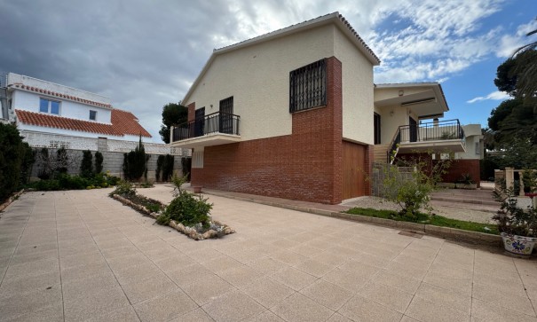 Herverkoop - Vrijstaande Villa -
Orihuela Costa - La Zenia