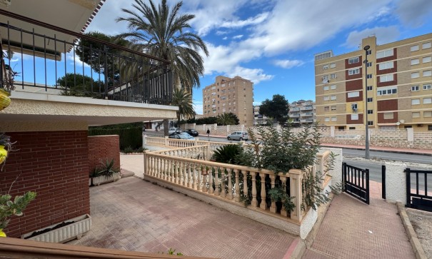 Herverkoop - Vrijstaande Villa -
Orihuela Costa - La Zenia