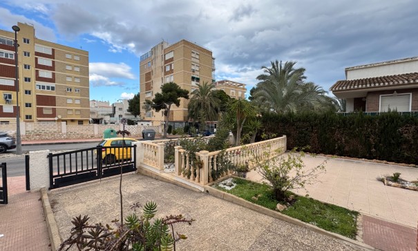 Herverkoop - Vrijstaande Villa -
Orihuela Costa - La Zenia