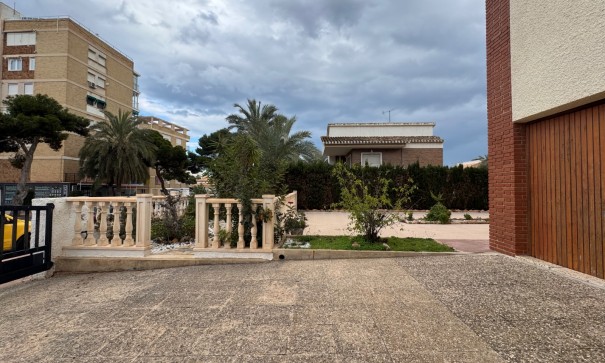 Herverkoop - Vrijstaande Villa -
Orihuela Costa - La Zenia