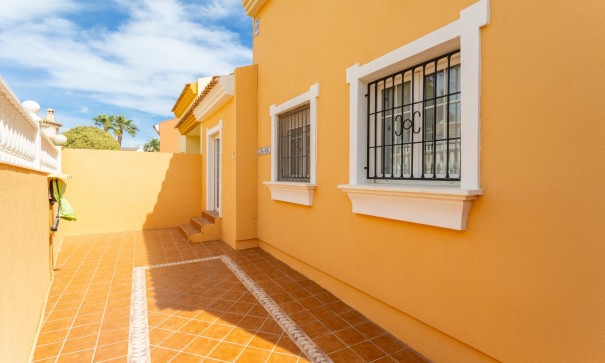 Återförsäljning - Fristående villa -
Orihuela Costa - Cabo Roig