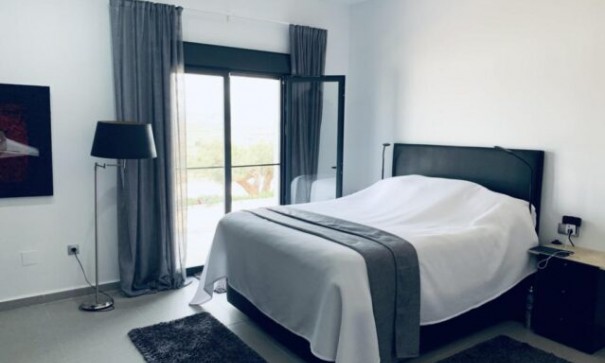 Resale - Freistehende Villa -
Hondón de las Nieves